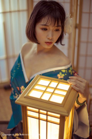 瑠川莉娜